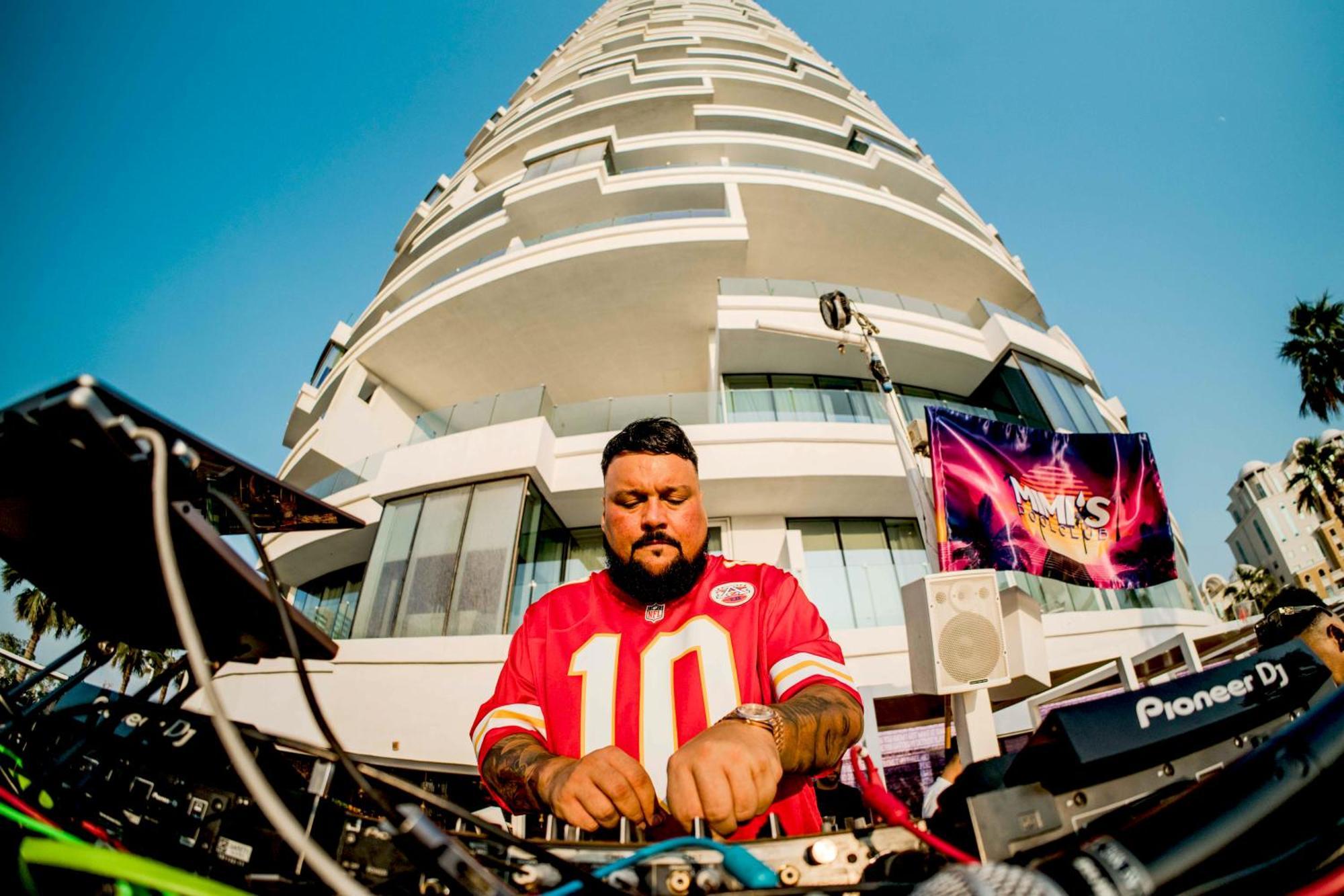 Five Jumeirah Village Дубай Экстерьер фото DJ Drama performing in 2019