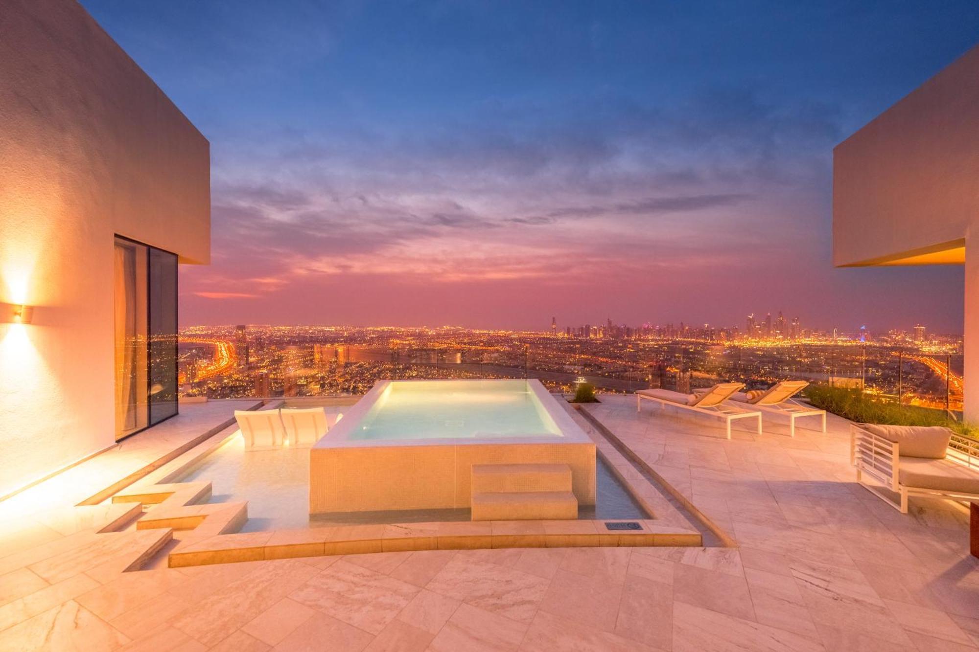 Five Jumeirah Village Дубай Экстерьер фото The Skylight